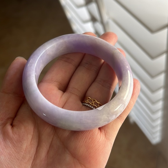 Natural Jadeite Jade Bangle - Picture 4 of 13